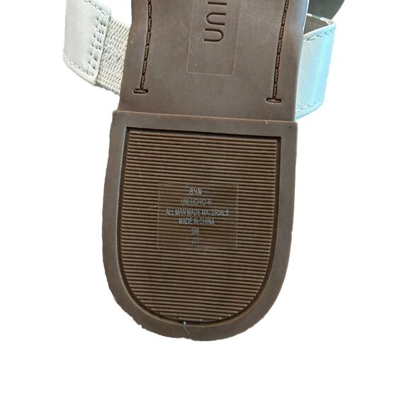 FREE W/PURCHASE UNISA Women Sandal 8.5M Thong Slide Faux Leather Off‎ White Flat - Picture 5 of 5